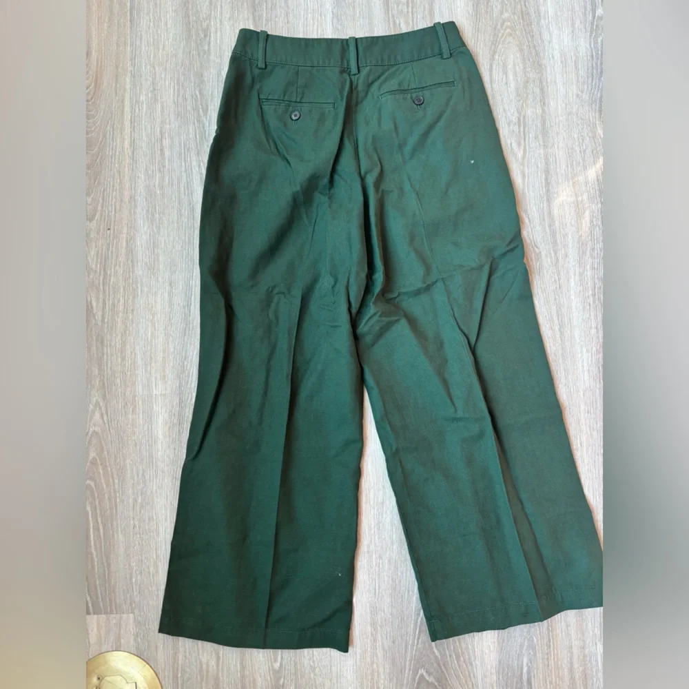 NWT. Madewell Forest Green Trousers. Size 4P. - Picture 2 of 3